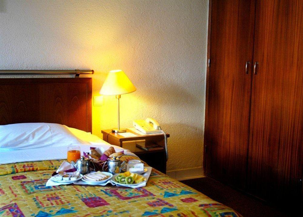 Express & - Principe Real By Ihg Hotel Lissabon